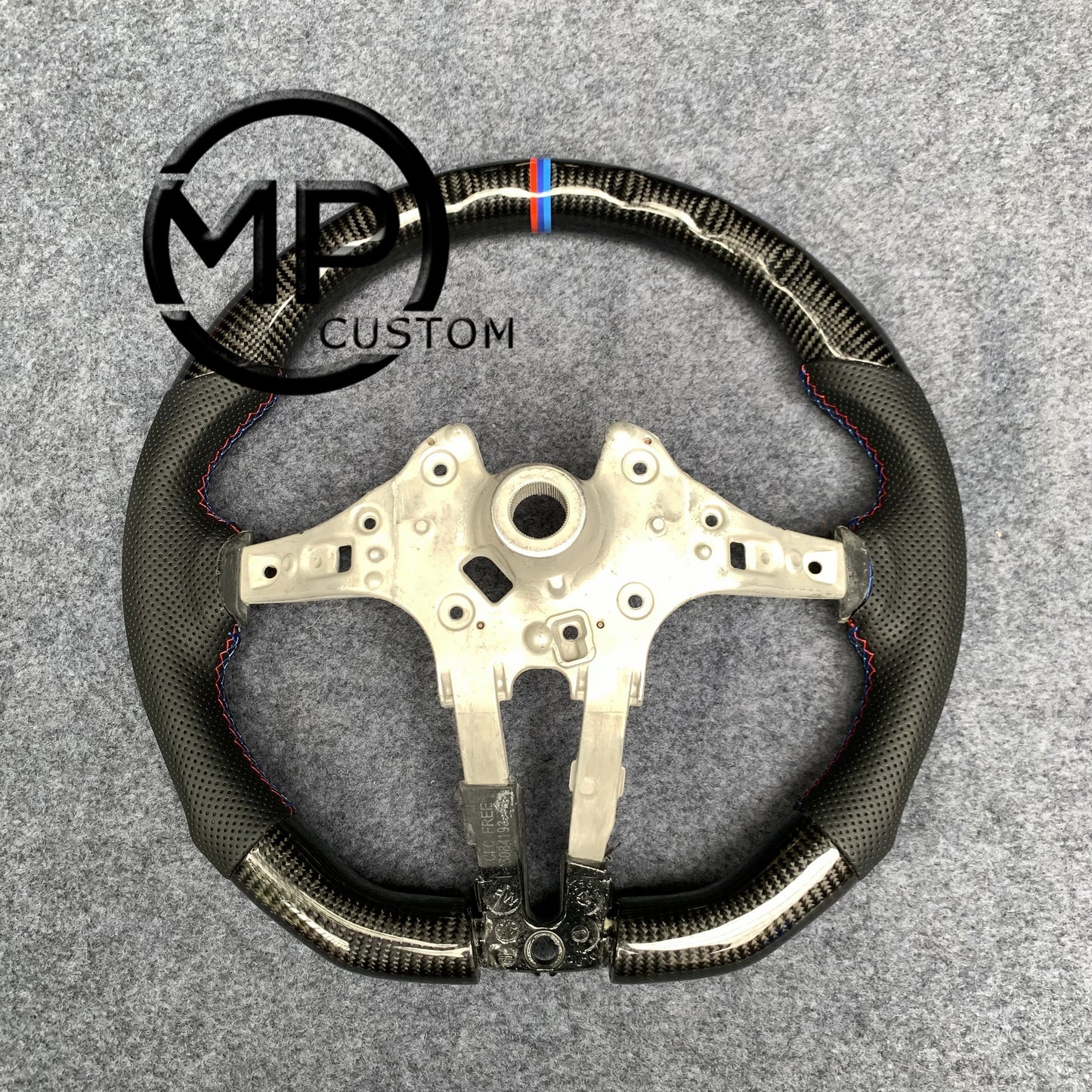 MPCUSTOM Fit For BMW BMW M2 F87 M3 F80 M4 F82 F83 M5 F10 M6 F06 F12 F13 X5 M F85 X6 M F86 carbon fiber steering wheel black perforated leather BMW three-color center line