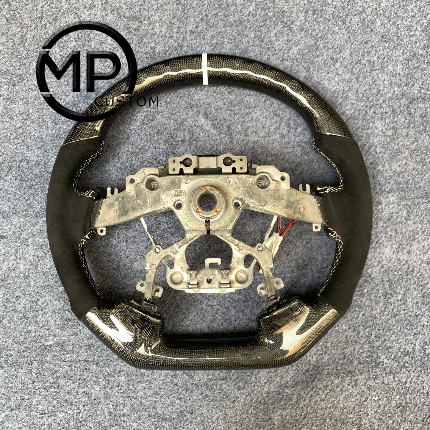 MPCUSTOM Fit For INFINITI M35/M37/M56/Q70 carbon fiber steering wheel black Alcantara white center line LED