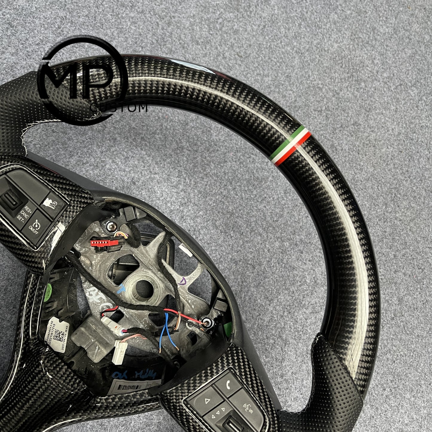 MPCUSTOM Fit For Maserati levante 2017-2024/Quattroporte 2014~2023/Ghibli 2014~2023 carbon fiber steering wheel black perforated leather Italian tricolor center line