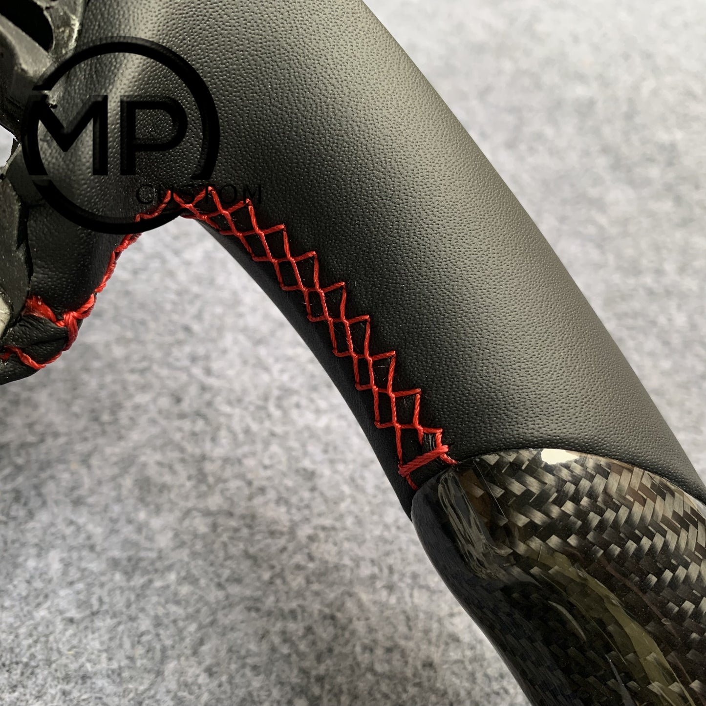 MPCUSTOM Fit For Ford mustang SHELBY GT350R 2018-2023 EcoBoost/GENUINE2018-2021 carbon fiber steering wheel black smooth leather red center line