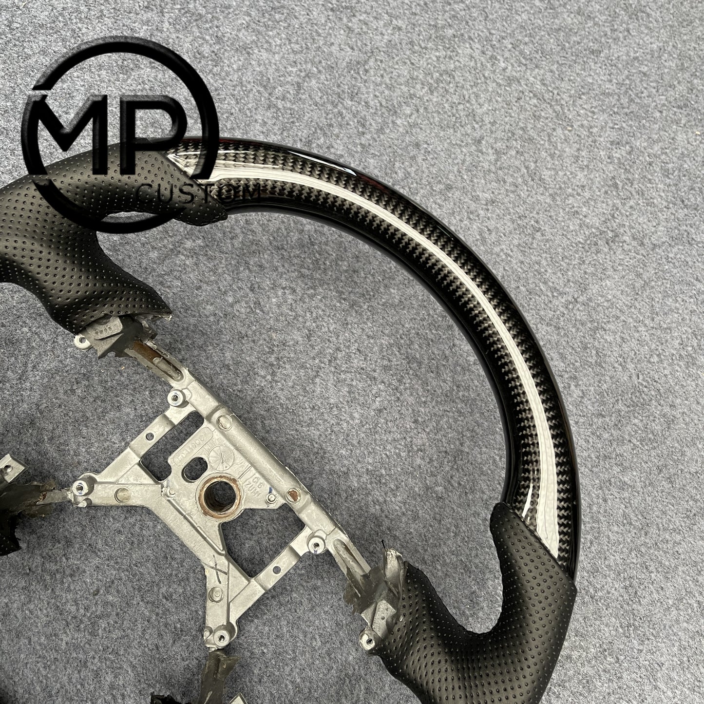 MPCUSTOM Fit For Ford mustang GT 1999-2004 carbon fiber steering wheel black perforated leather