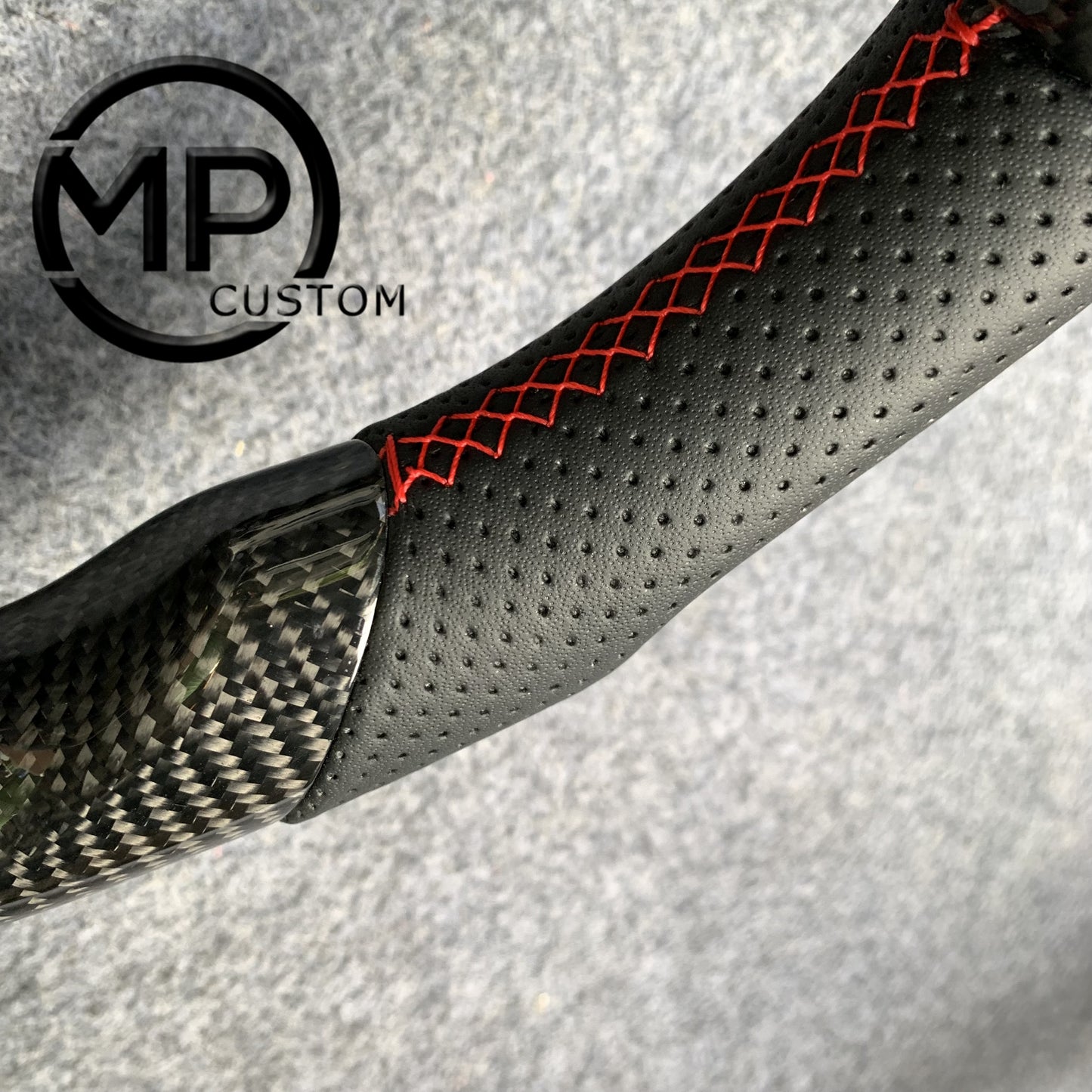 MPCUSTOM Fit For Ford mustang 2010-2014 gt GT500 shelby gloss carbon fiber steering wheel black perforated leather red center line