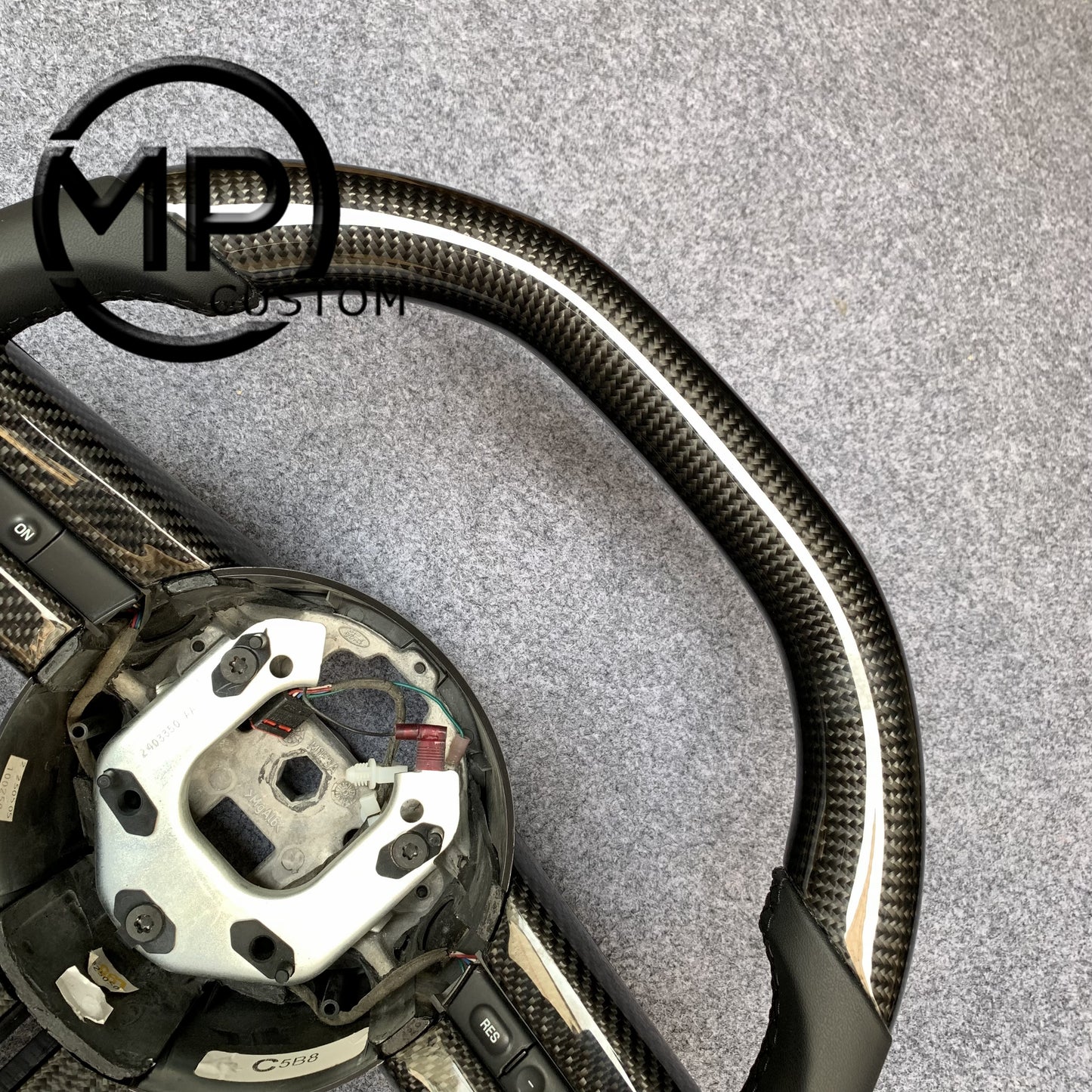 MPCUSTOM Fit For Ford mustang 2005-2009 carbon fiber steering wheel black smooth leather