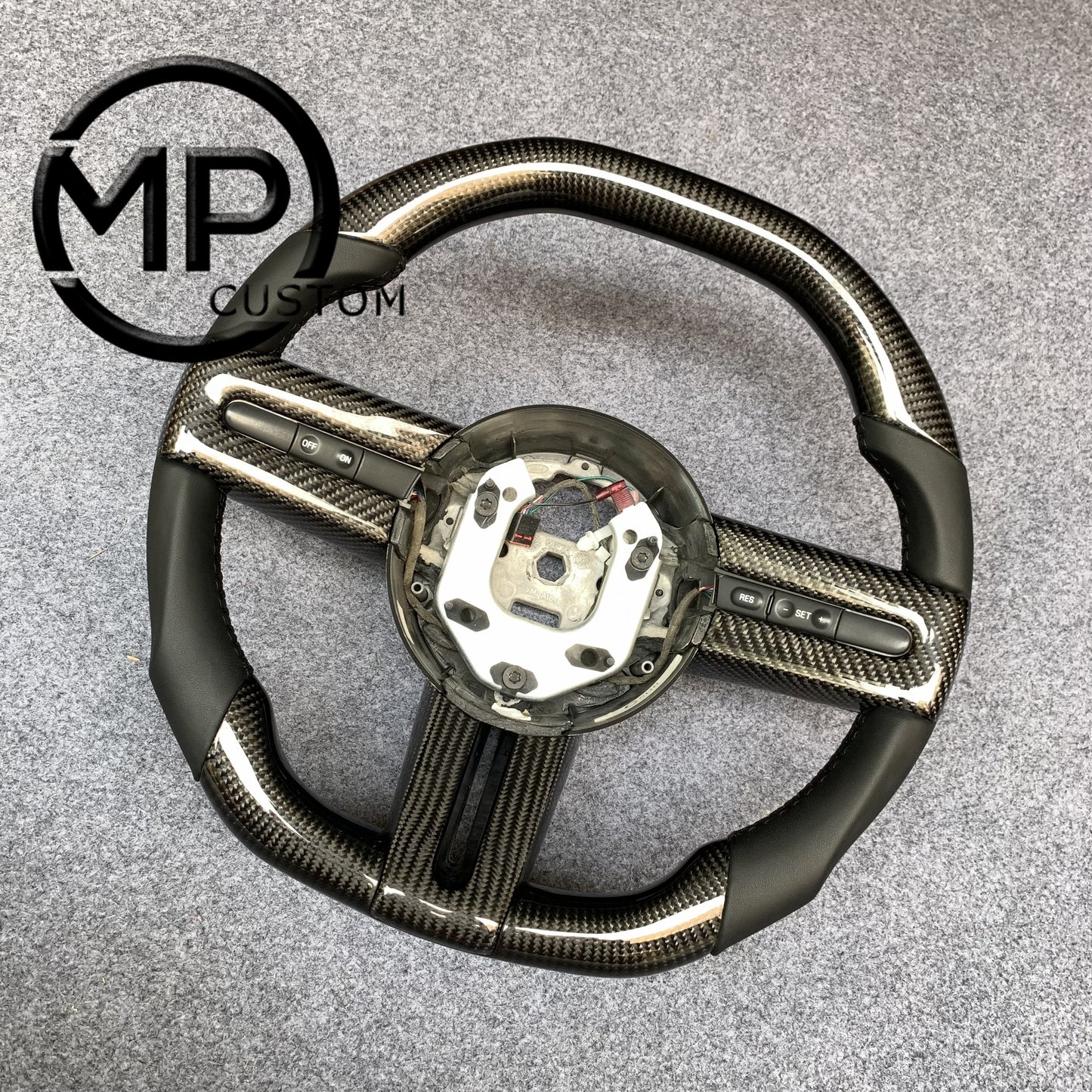 MPCUSTOM Fit For Ford mustang 2005-2009 carbon fiber steering wheel black smooth leather