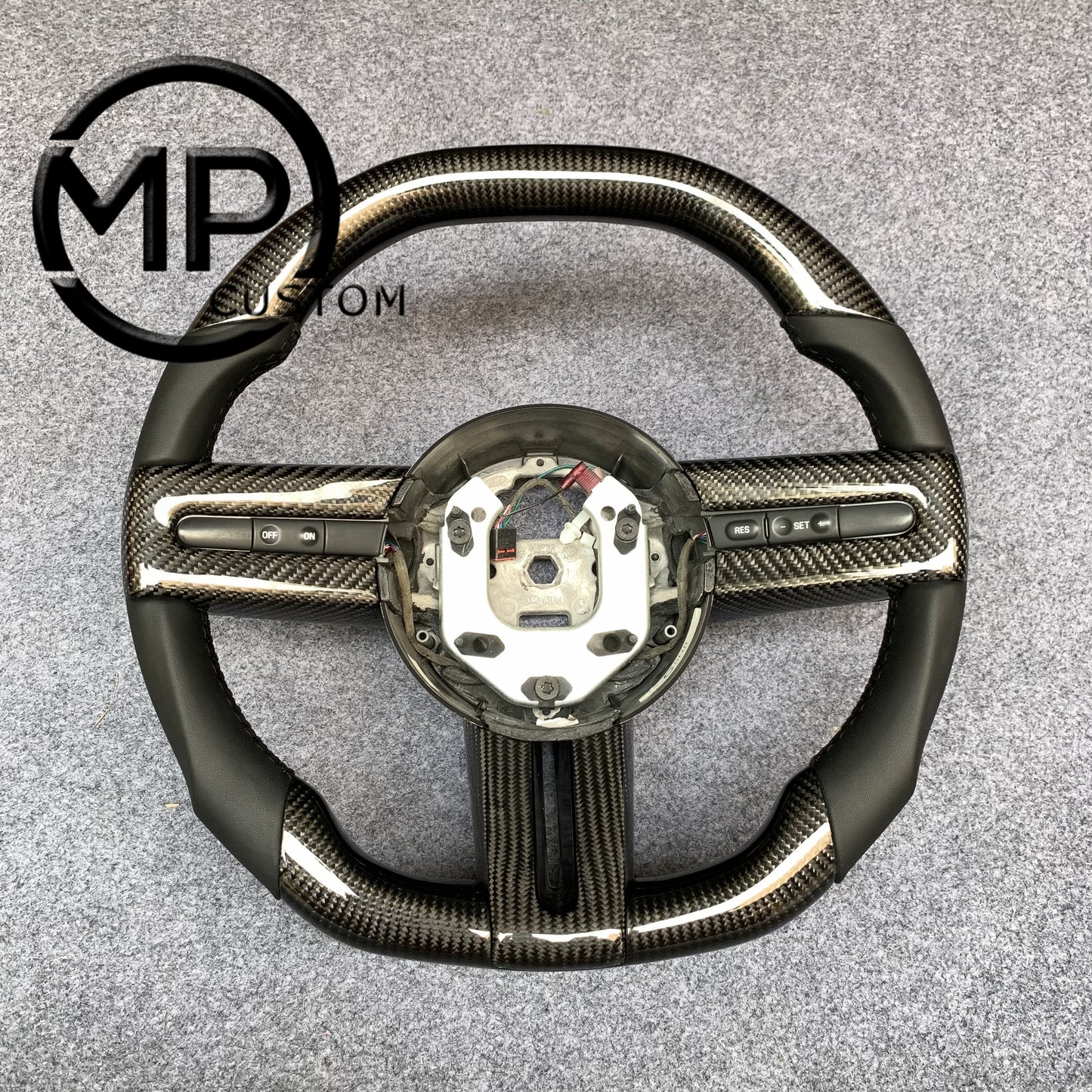 MPCUSTOM Fit For Ford mustang 2005-2009 carbon fiber steering wheel black smooth leather