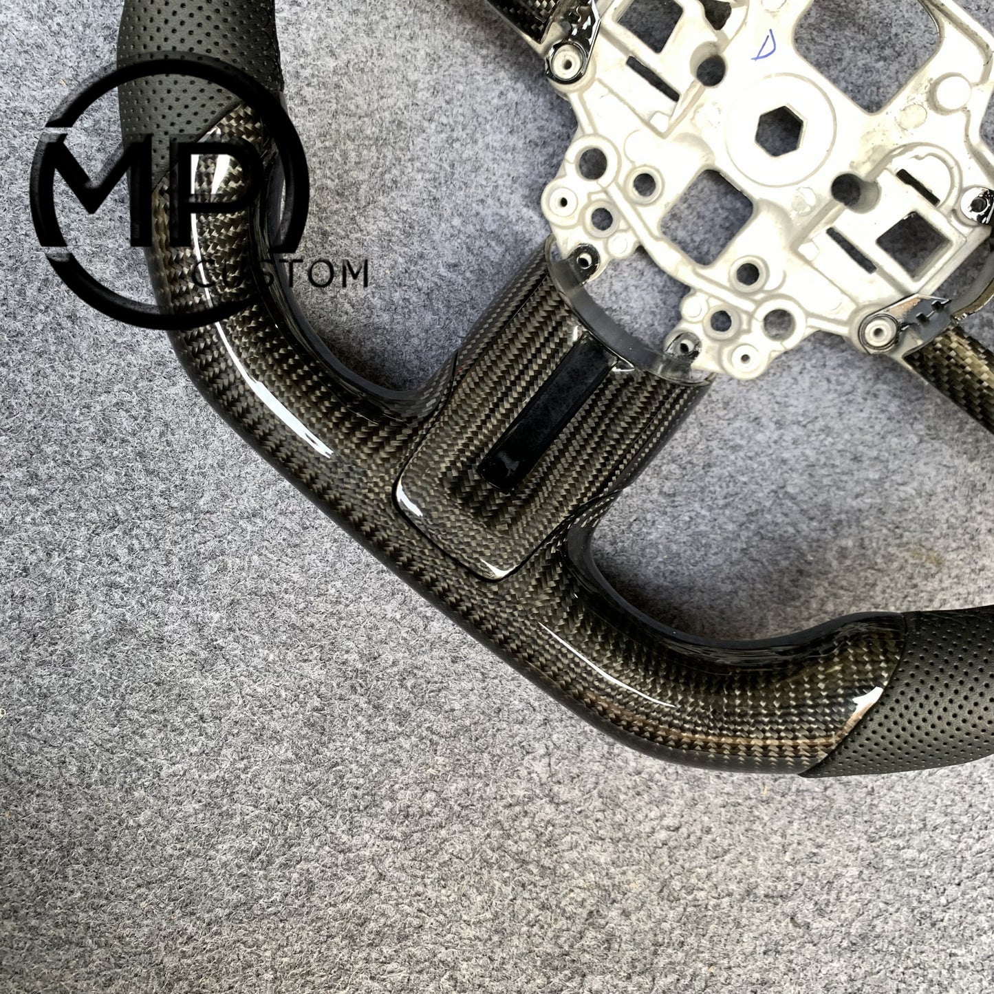 MPCUSTOM Fit For Ford mustang SHELBY GT350R 2018-2023 EcoBoost/GENUINE2018-2021 carbon fiber steering wheel black perforated leather