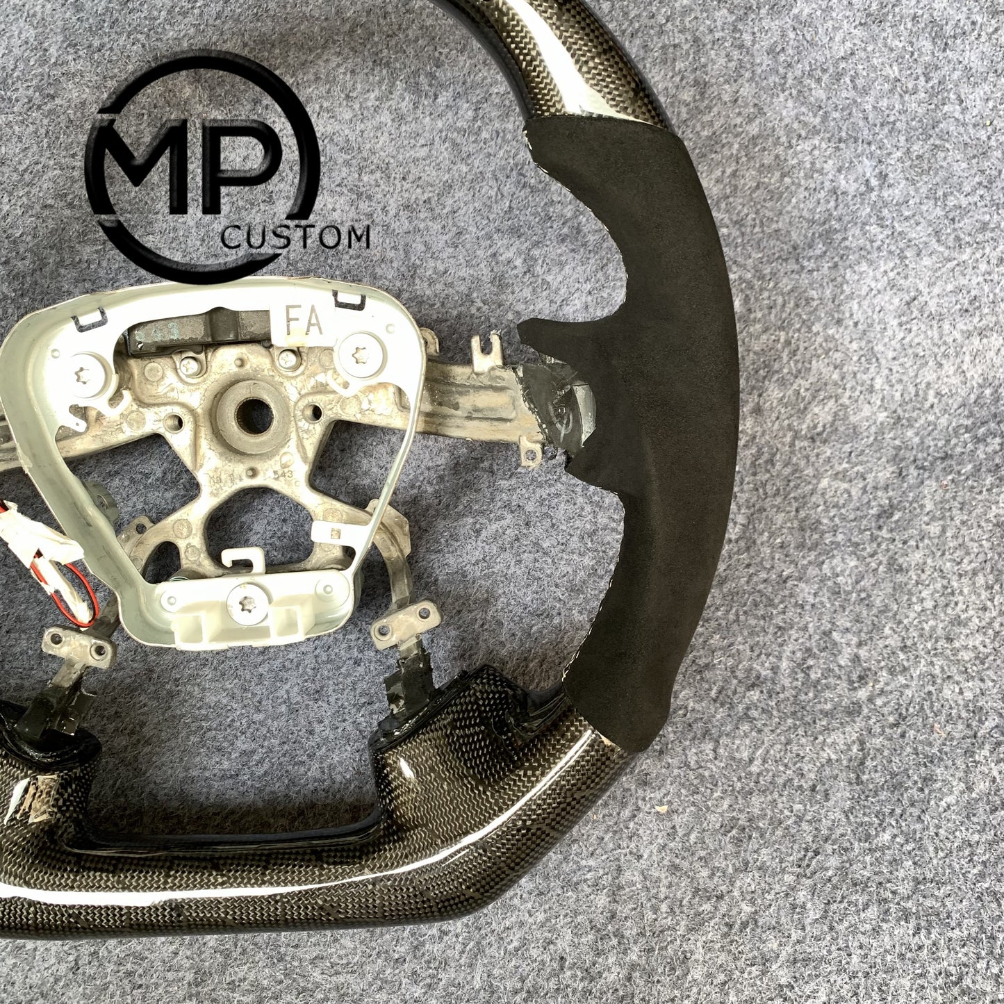 MPCUSTOM Fit For INFINITI M35/M37/M56/Q70 carbon fiber steering wheel black Alcantara white center line LED