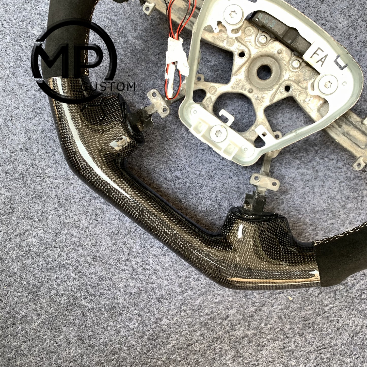 MPCUSTOM Fit For INFINITI M35/M37/M56/Q70 carbon fiber steering wheel black Alcantara white center line LED