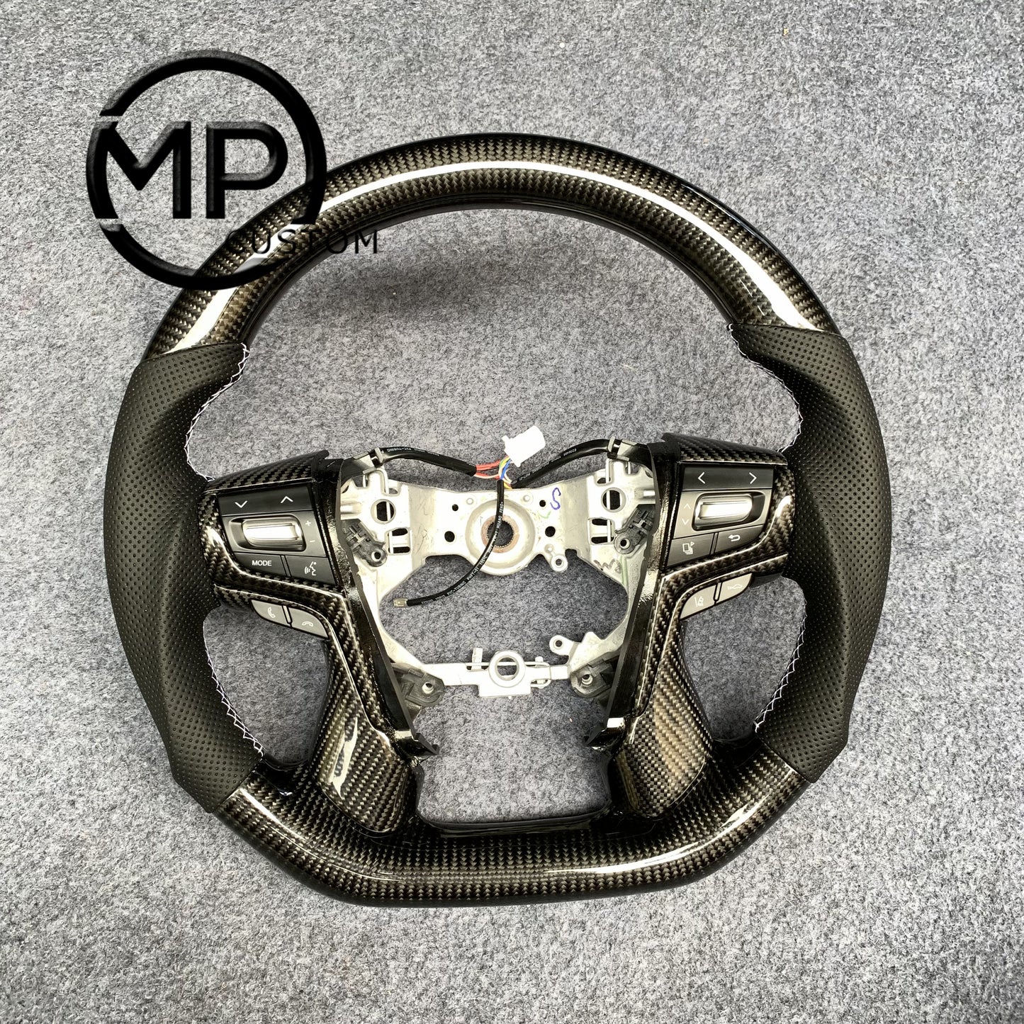 MPCUSTOM Fit For Toyota 2008 Land Cruiser Prado 120 carbon fiber steering wheel black perforated leather
