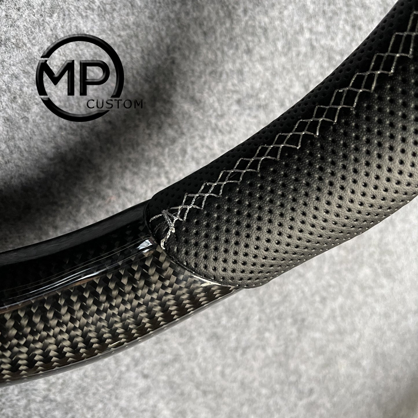 MPCUSTOM Fit For Maserati levante 2017-2024/Quattroporte 2014~2023/Ghibli 2014~2023 carbon fiber steering wheel black perforated leather Italian tricolor center line