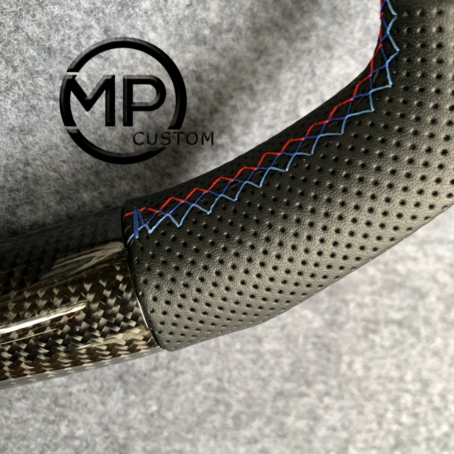 MPCUSTOM Fit For BMW BMW M2 F87 M3 F80 M4 F82 F83 M5 F10 M6 F06 F12 F13 X5 M F85 X6 M F86 carbon fiber steering wheel black perforated leather BMW three-color center line