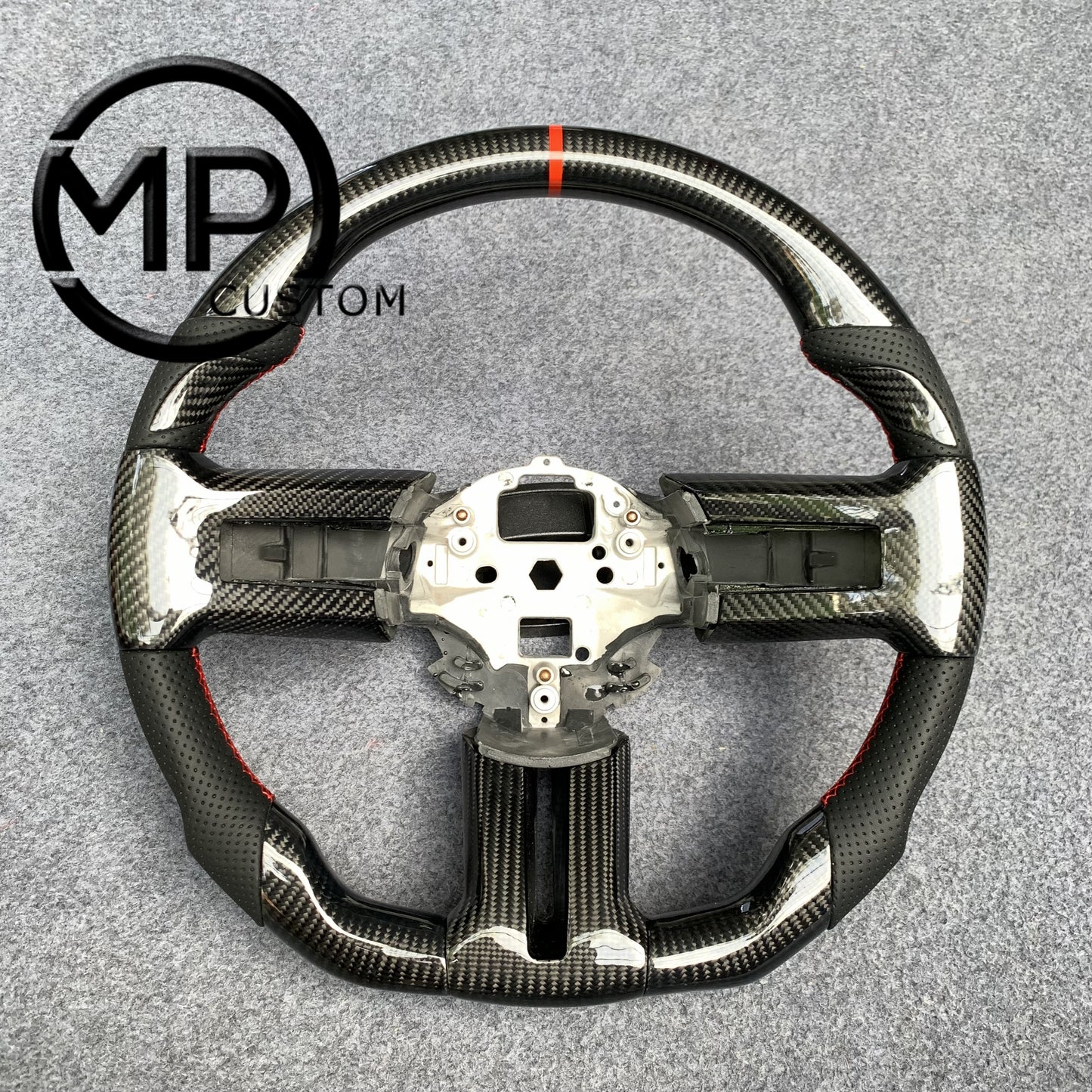 MPCUSTOM Fit For Ford mustang 2010-2014 gt GT500 shelby gloss carbon fiber steering wheel black perforated leather red center line