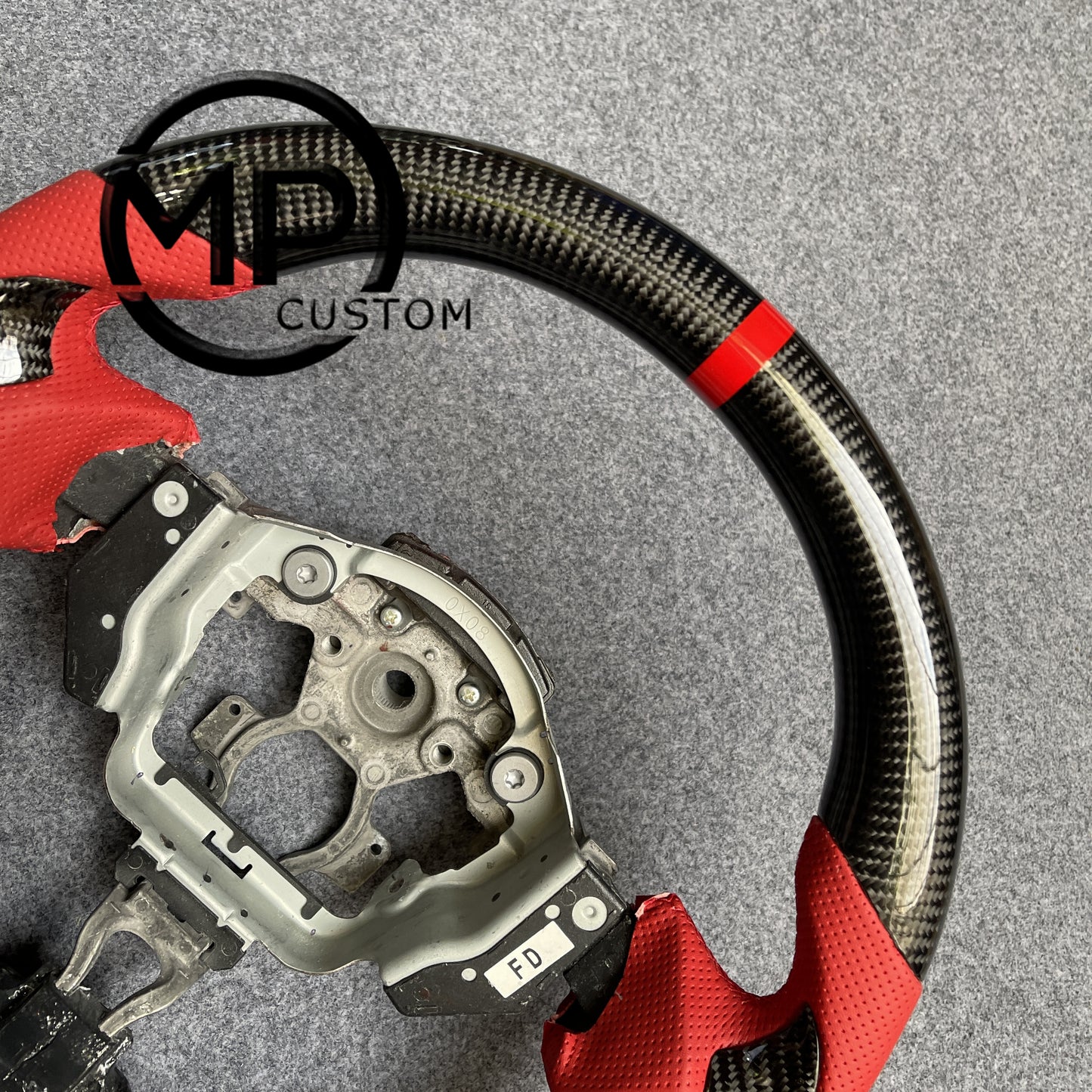 MPCUSTOM Fit For  Nissan 370Z 2010-2021 Nismo/Juke/Z34 /Maxima/infiniti gloss carbon fiber steering wheel red perforated leather red line thumb grips