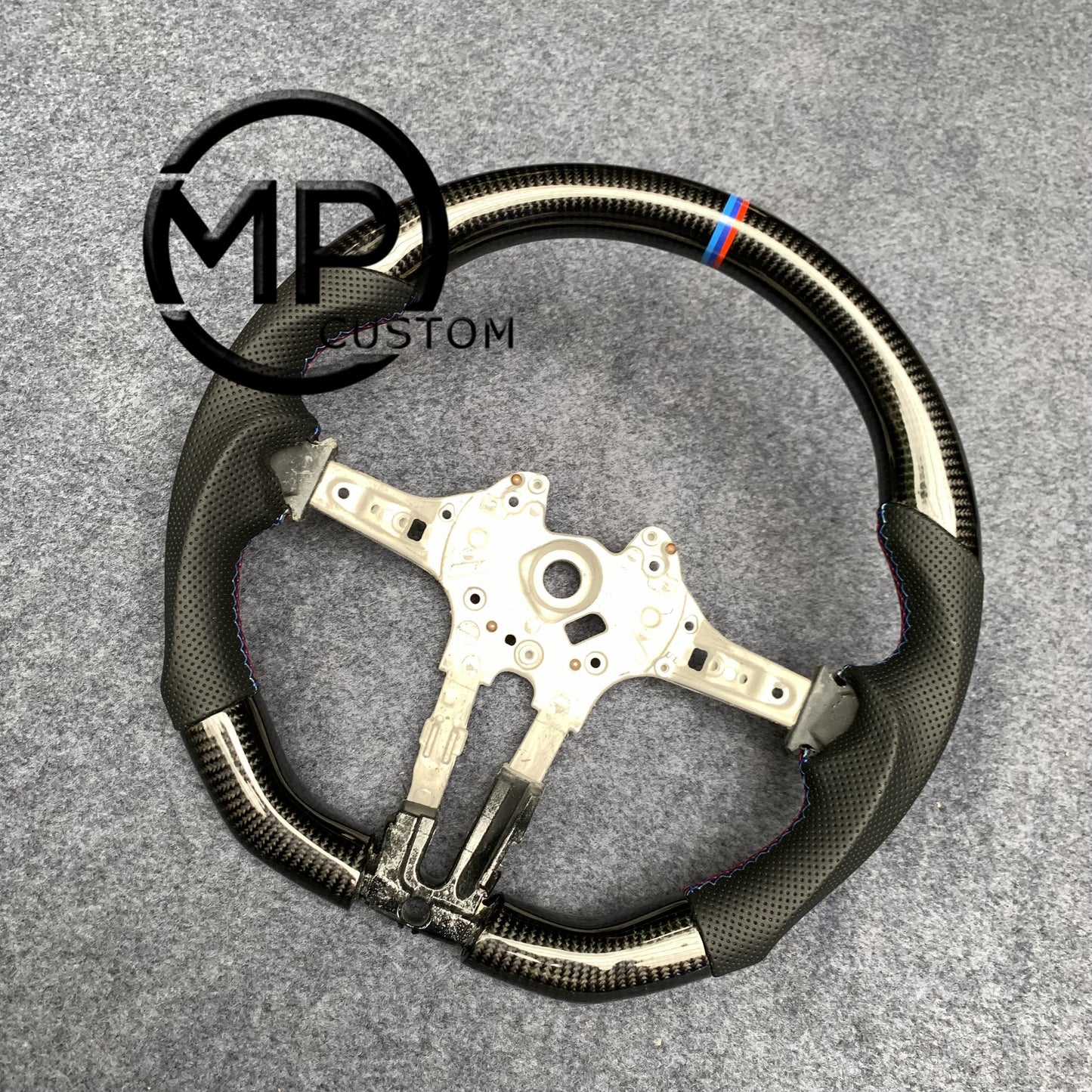 MPCUSTOM Fit For BMW BMW M2 F87 M3 F80 M4 F82 F83 M5 F10 M6 F06 F12 F13 X5 M F85 X6 M F86 carbon fiber steering wheel black perforated leather BMW three-color center line