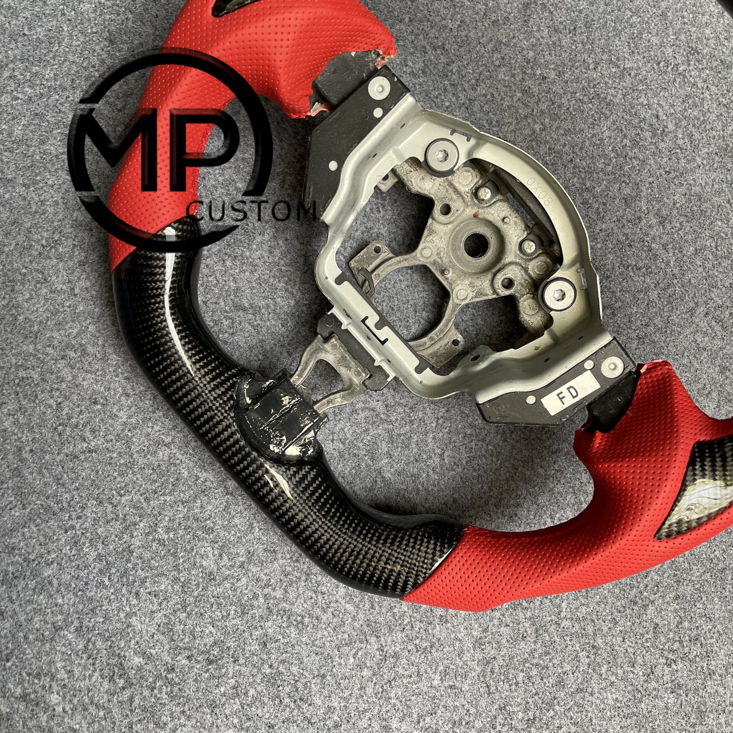 MPCUSTOM Fit For  Nissan 370Z 2010-2021 Nismo/Juke/Z34 /Maxima/infiniti gloss carbon fiber steering wheel red perforated leather red line thumb grips