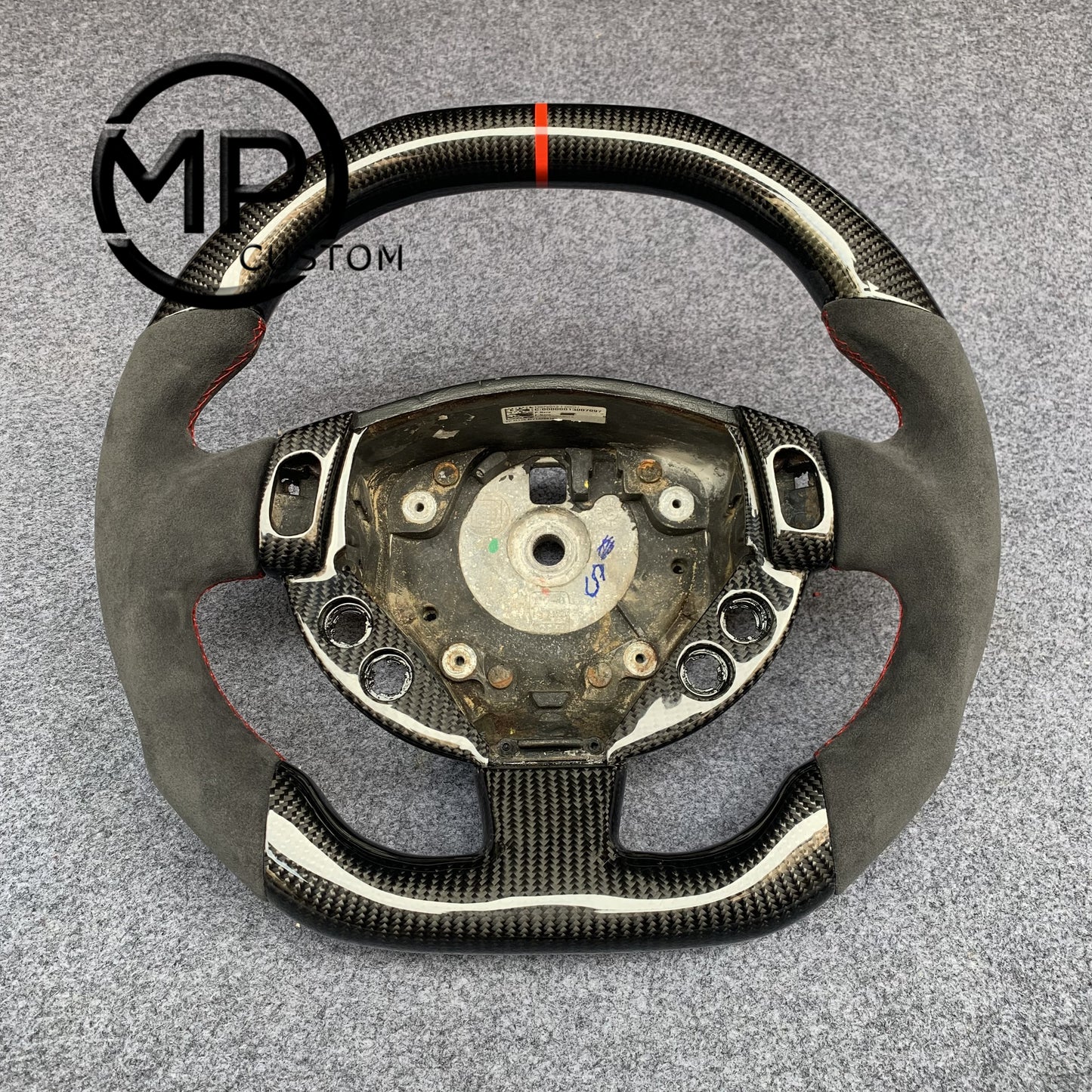 MPCUSTOM Fit For Maserati GT Granturismo Sport 2008-2019 Custom carbon fiber steering wheel gray Alcantara red center line