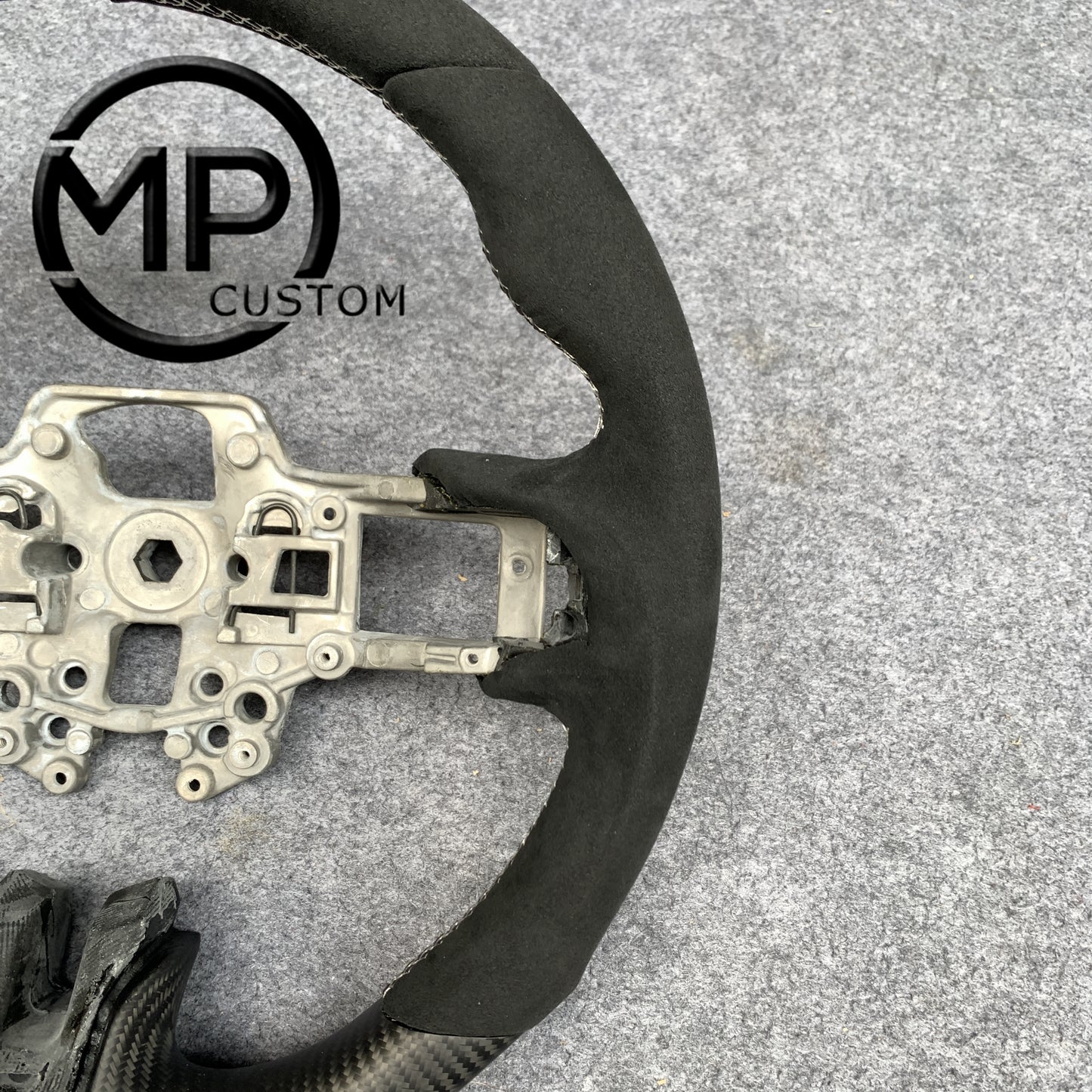 MPCUSTOM Fit For Ford mustang SHELBY GT350R 2018-2023 EcoBoost/GENUINE2018-2021 carbon fiber steering wheel black Alcantara black center line