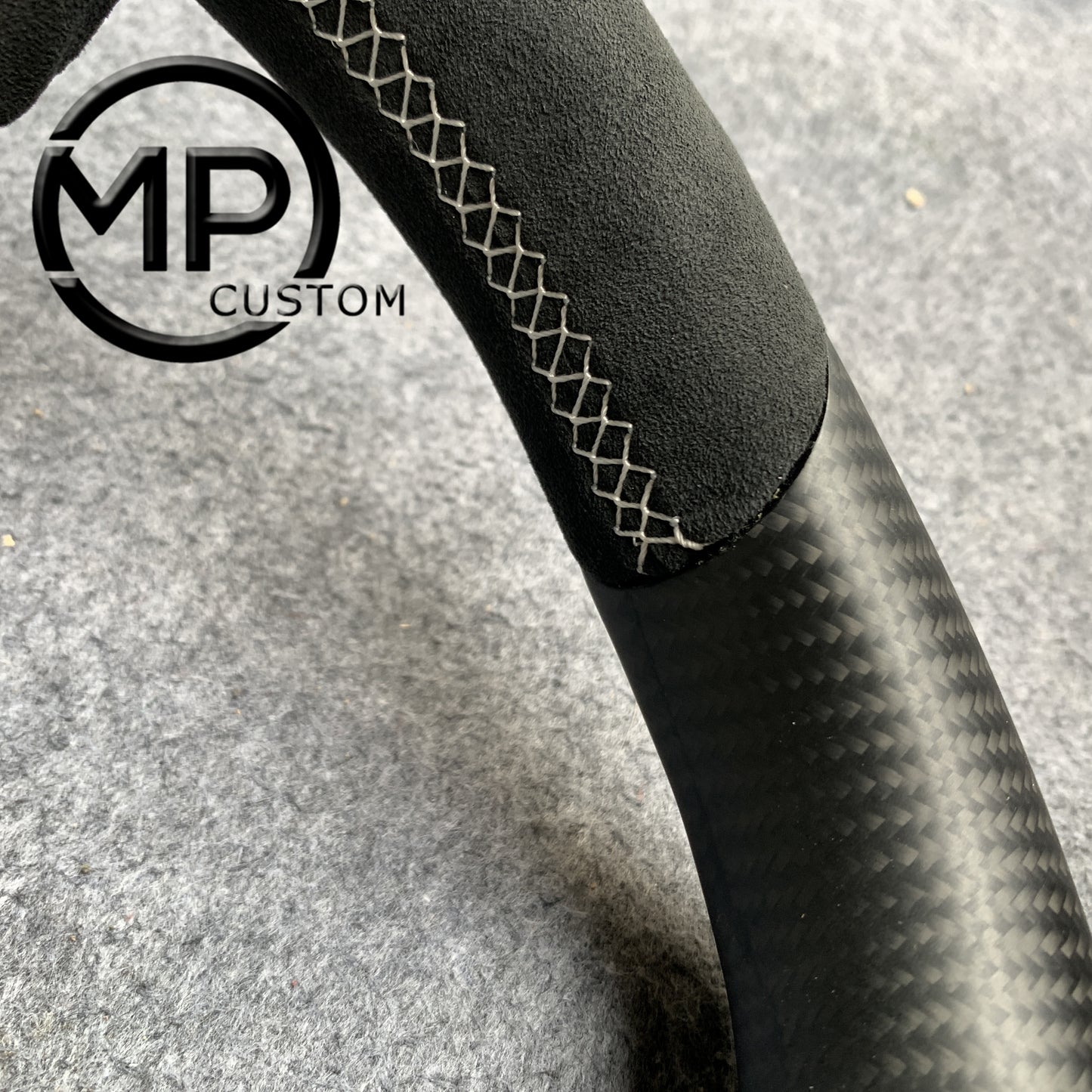 MPCUSTOM Fit For Ford mustang SHELBY GT350R 2018-2023 EcoBoost/GENUINE2018-2021 carbon fiber steering wheel black Alcantara black center line