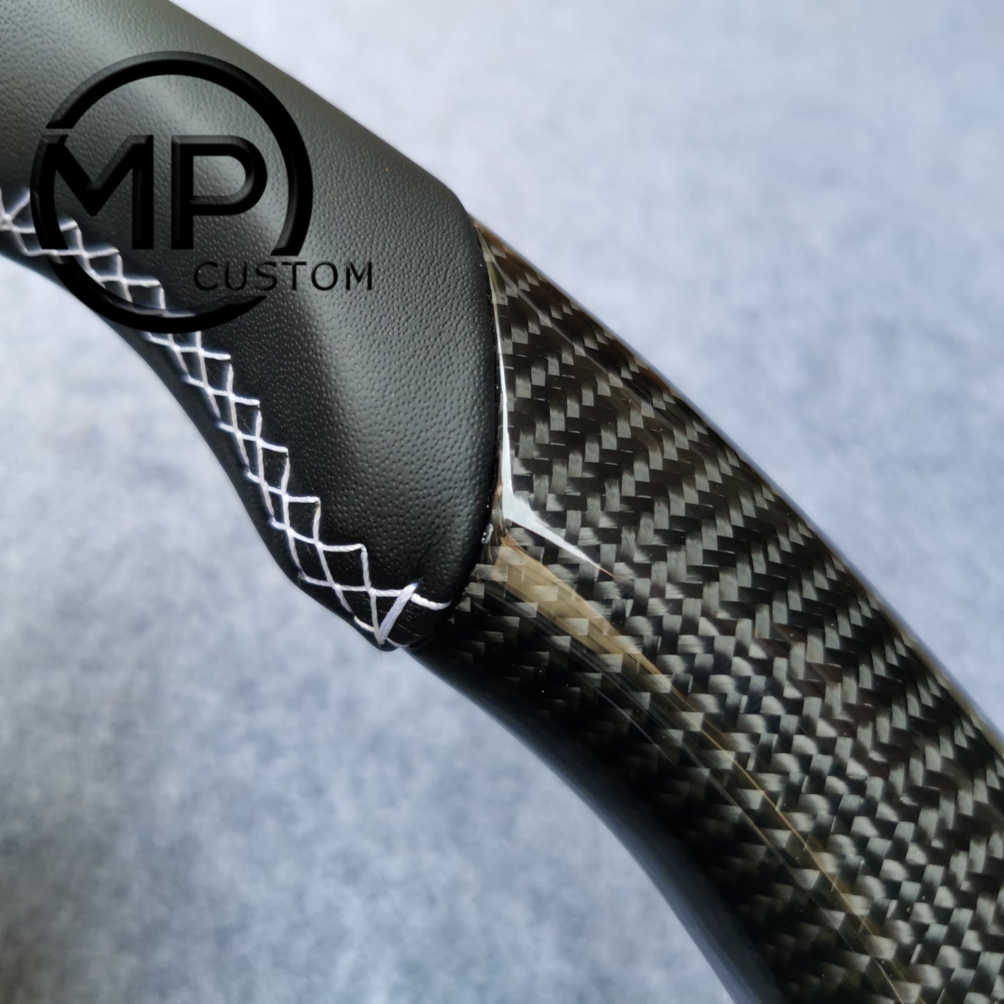 MPCUSTOM Fit For Ford mustang 2005-2009 carbon fiber steering wheel black smooth leather white center line