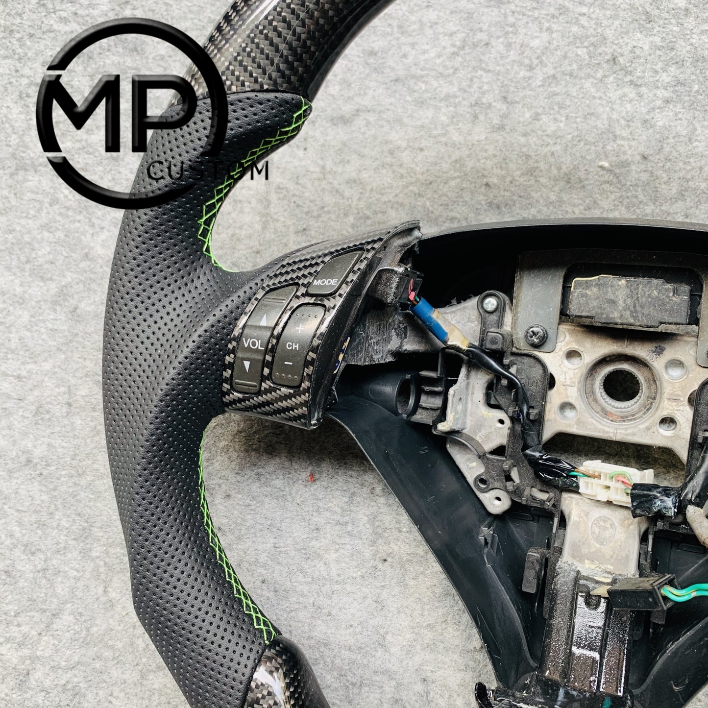 MPCUSTOM Fit For Honda 7th gen&nbsp; Accord Sedan TESTED LX 2003-2007/Inspire/Accord UC1 UC3 CM5 CM6 carbon fiber steering wheel black perforated leather green center line