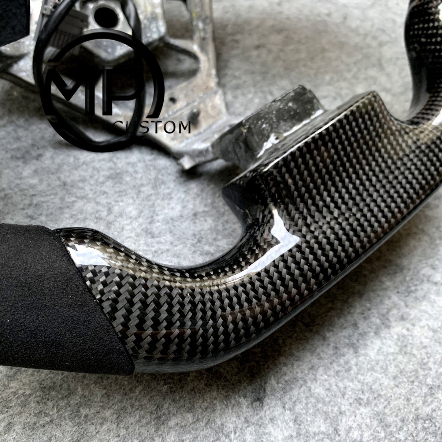 MPCUSTOM Fit For Infiniti G35 2003-2008/Nissan 350Z/Z33 2002-2009 gloss carbon fiber steering wheel black Alcantara  black line