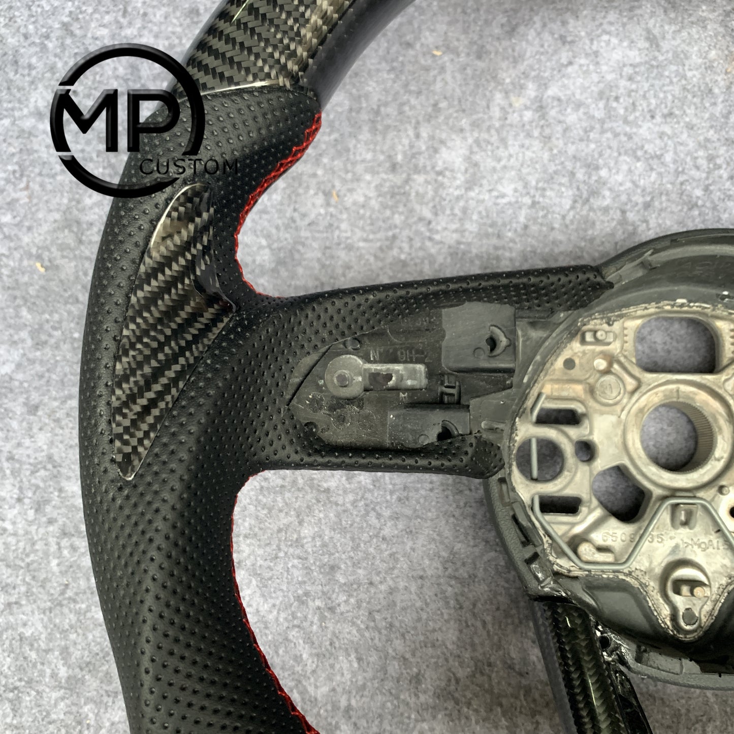 MPCUSTOM Fit For Audi A1 (8X) Sportback/A3 (8V)/A4 (B9) Avant/A5 (F5)/Q2 2016-2019 carbon fiber steering wheel black perforated leather red center line