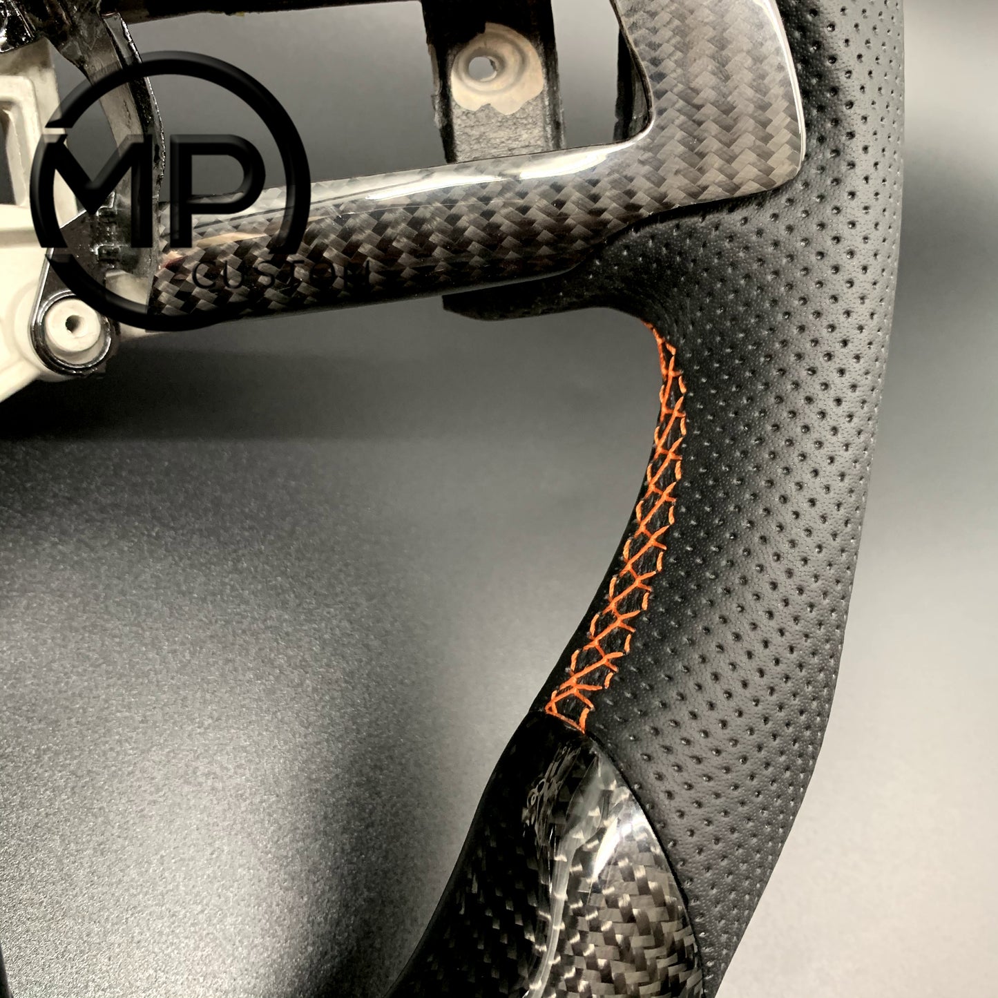 MPCUSTOM Fit For Ford mustang SHELBY GT350R 2018-2023 EcoBoost/GENUINE2018-2021 carbon fiber steering wheel black perforated leather orange center line