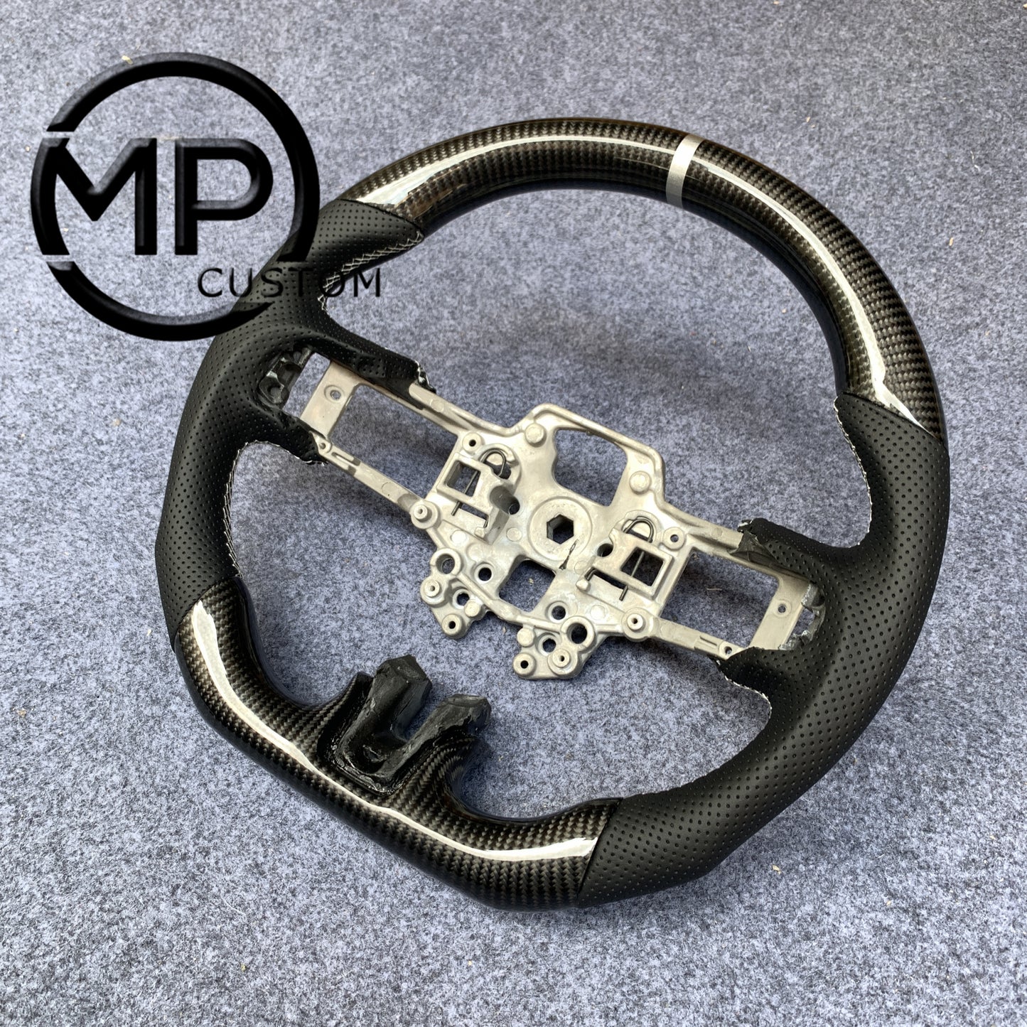 MPCUSTOM Fit For Ford mustang GT 2015-2017 gloss carbon fiber steering wheel black perforated leather white center line