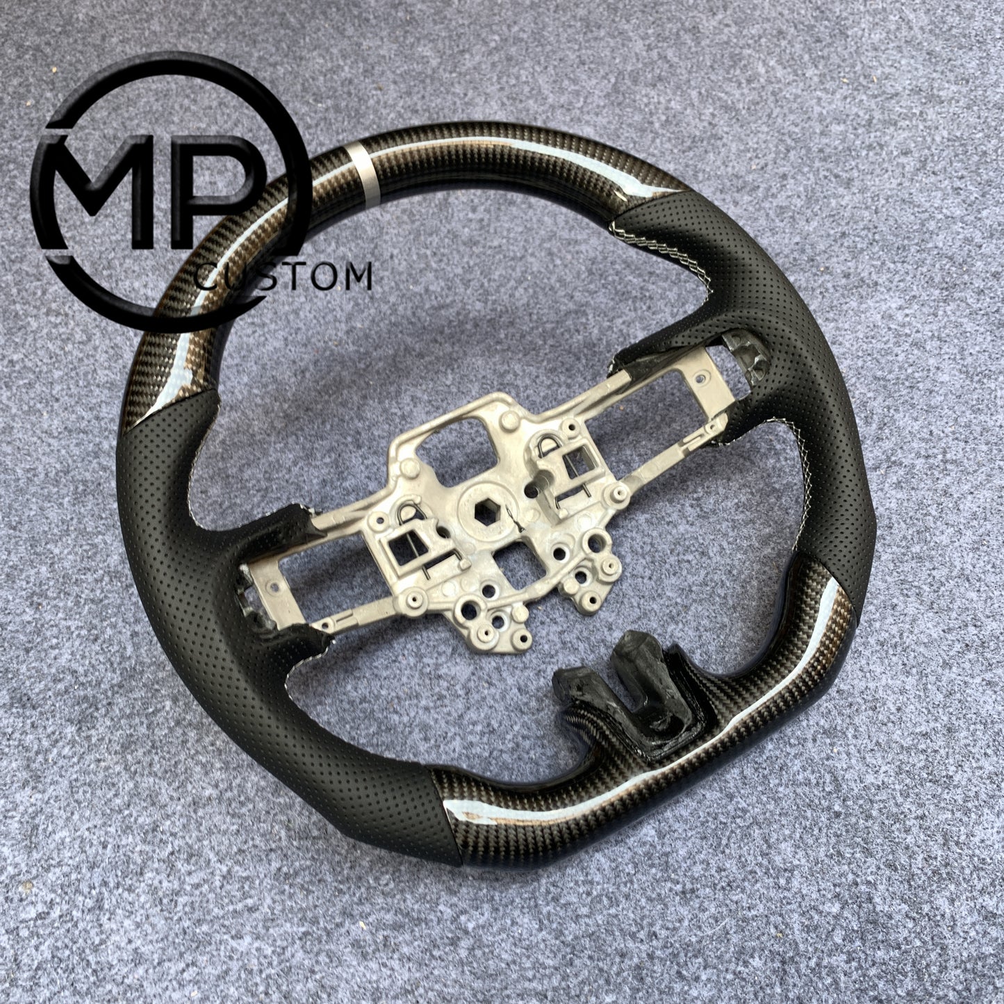 MPCUSTOM Fit For Ford mustang GT 2015-2017 gloss carbon fiber steering wheel black perforated leather white center line
