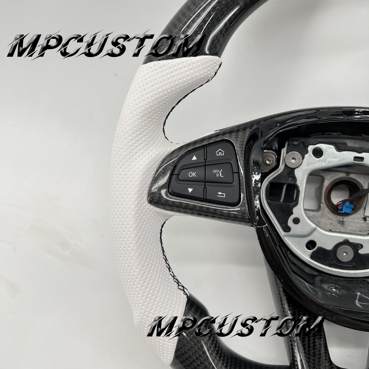 Mpcustom for Mercedes Benz 808AMG /W205 AMG carbon fiber steering wheel round top and white stripe line