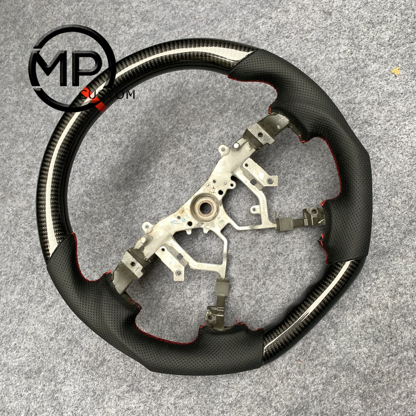 MPCUSTOM Fit For Tundra 2007-2013/Land Cruiser 2008-2012/Sequoia 2008-2013/HiAce 2014-2018 carbon fiber steering wheel black perforated leather red center line