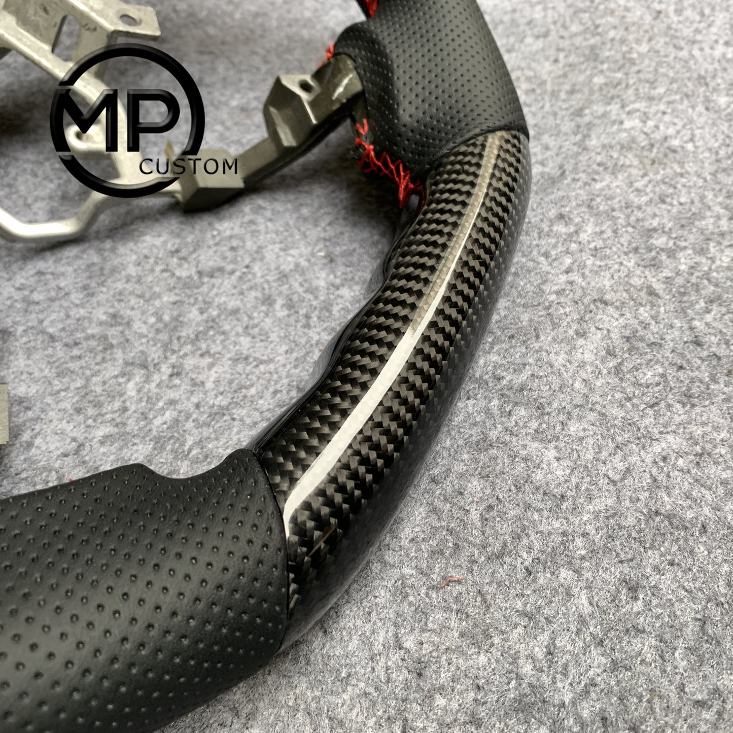 MPCUSTOM Fit For Tundra 2007-2013/Land Cruiser 2008-2012/Sequoia 2008-2013/HiAce 2014-2018 carbon fiber steering wheel black perforated leather red center line