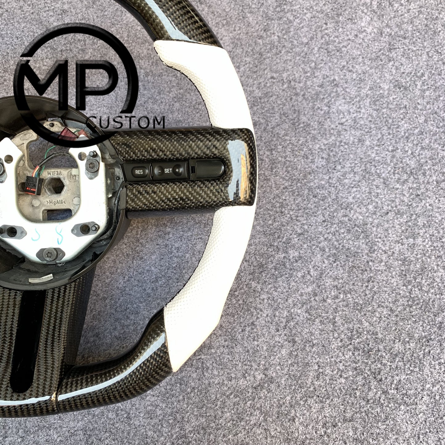 MPCUSTOM Fit For Ford mustang 2005-2009 carbon fiber steering wheel white perforated leather white center line