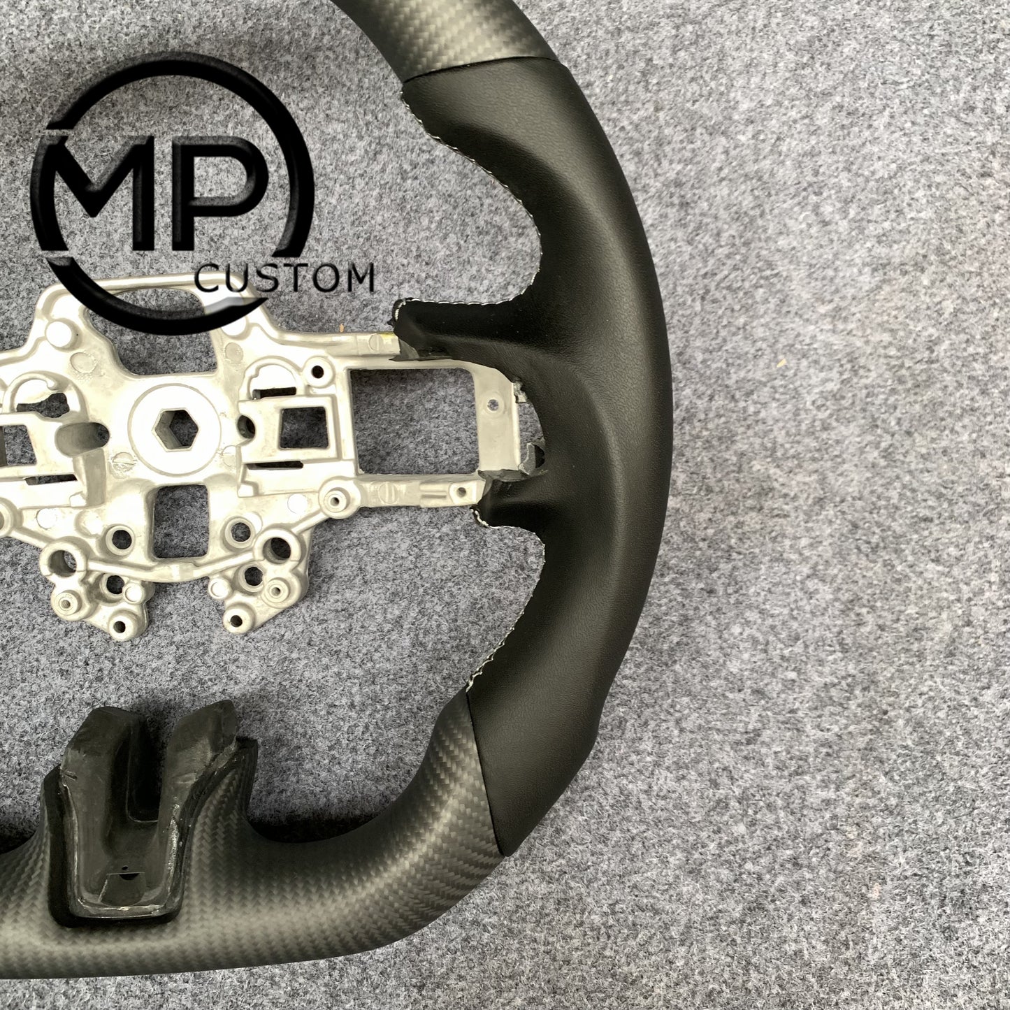 MPCUSTOM Fit For Ford mustang SHELBY GT350R 2018-2023 EcoBoost/GENUINE2018-2021 carbon fiber steering wheel black smooth leather white center line
