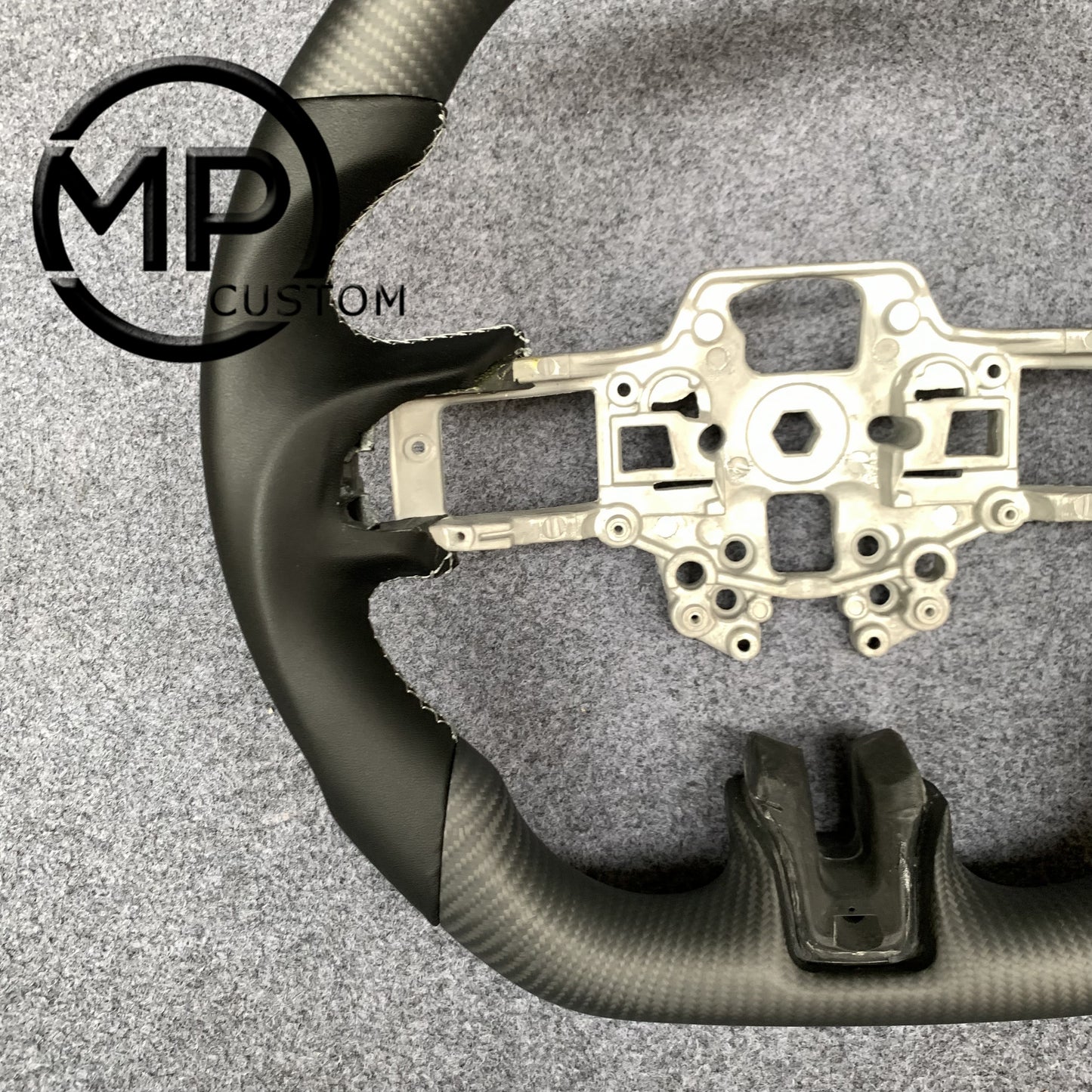 MPCUSTOM Fit For Ford mustang SHELBY GT350R 2018-2023 EcoBoost/GENUINE2018-2021 carbon fiber steering wheel black smooth leather white center line