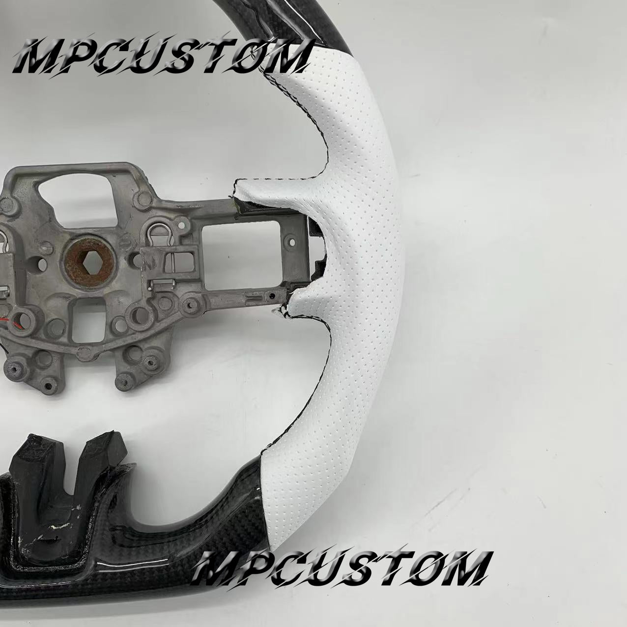 Mpcustom for Ford Mustang 2015-2017 carbon fiber steering wheel gloss and white perforated leather