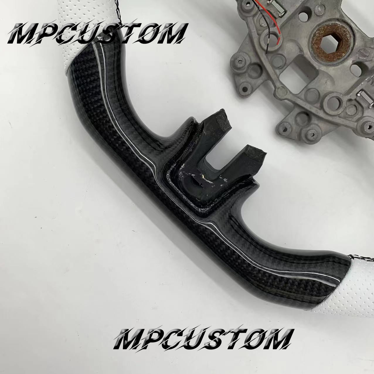 Mpcustom for Ford Mustang 2015-2017 carbon fiber steering wheel gloss and white perforated leather