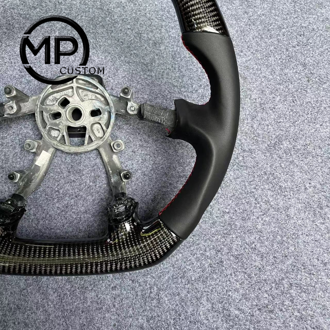 MPCUSTOM Fit For  Chevrolet Corvette C5 carbon fiber steering wheel black smooth leather red center line