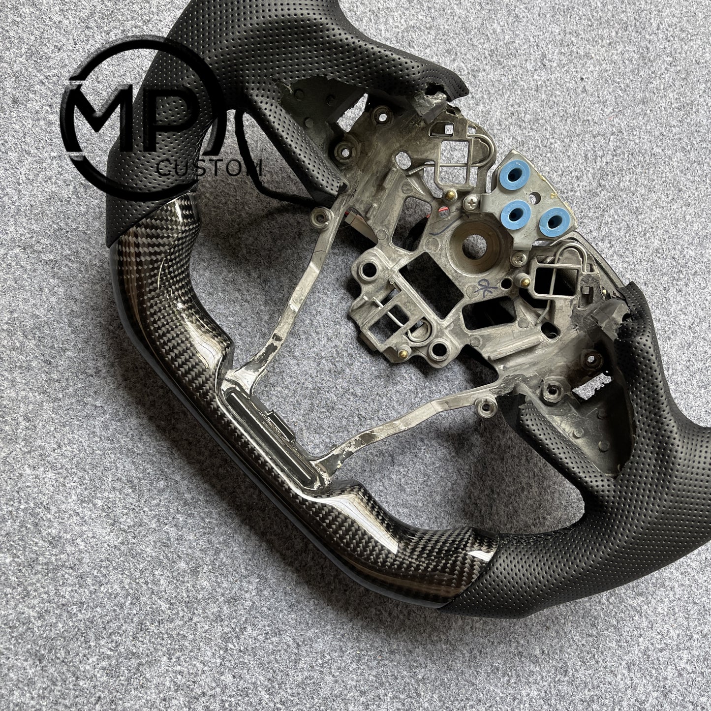 MPCUSTOM Fit For NISSAN MAXIMA carbon fiber steering wheel black perforated leather