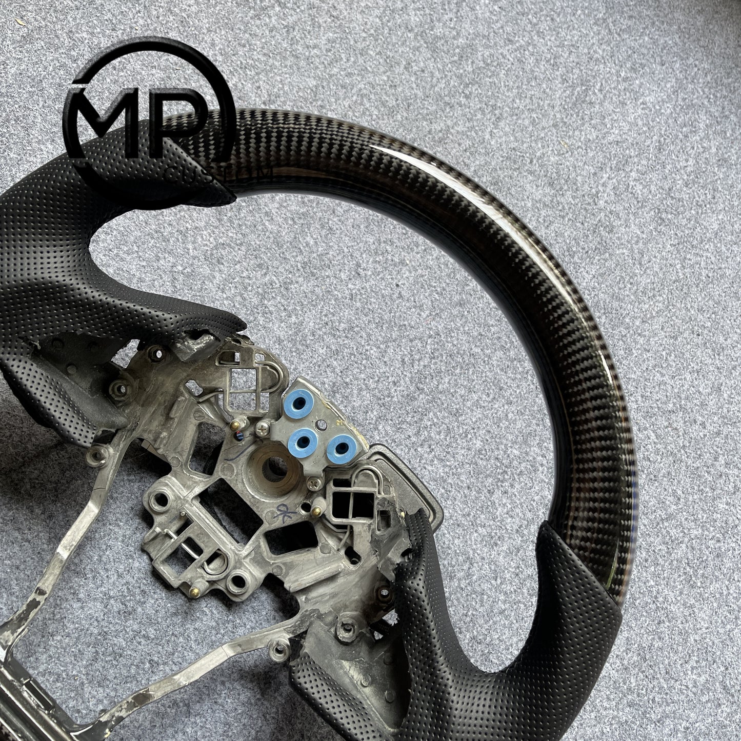 MPCUSTOM Fit For NISSAN MAXIMA carbon fiber steering wheel black perforated leather